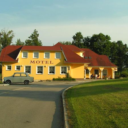 Motel Velky Rybnik Pelhrimov Exterior photo