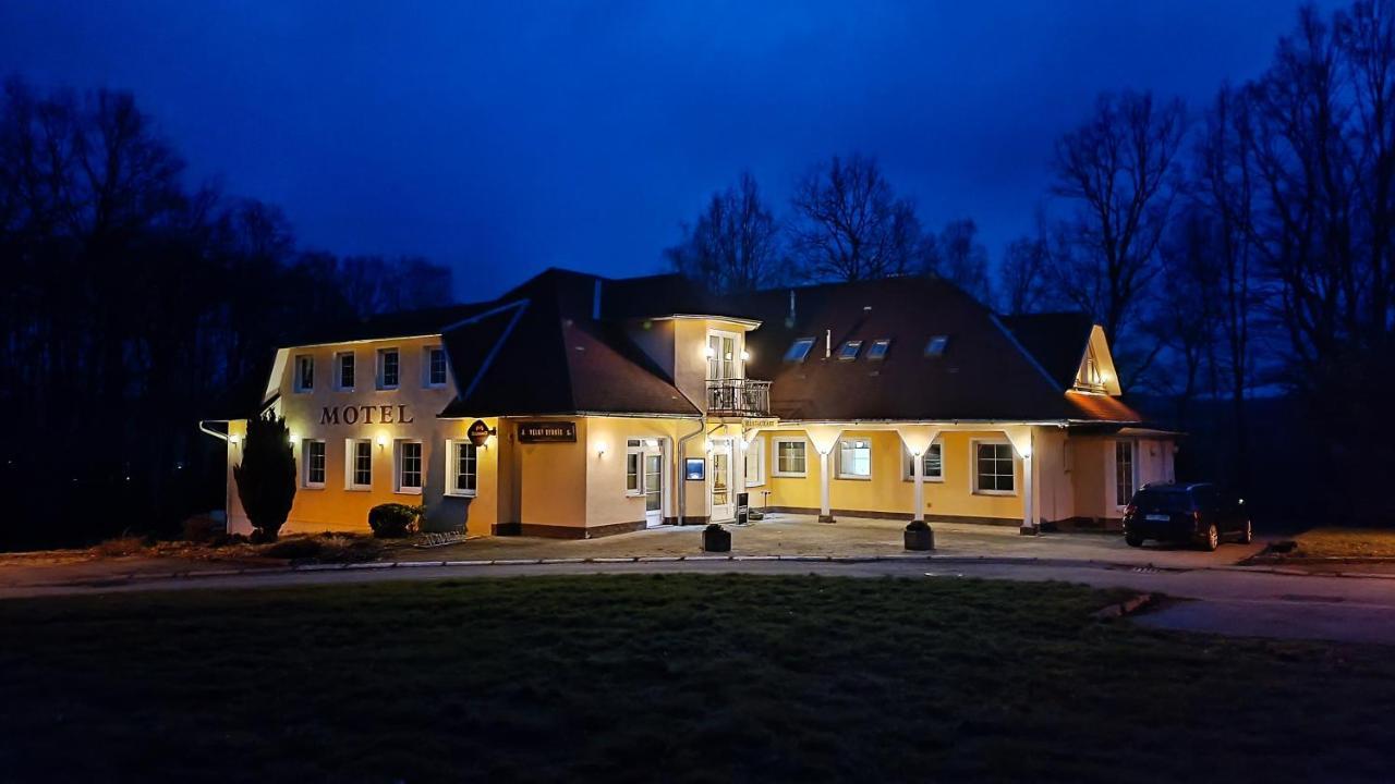 Motel Velky Rybnik Pelhrimov Exterior photo